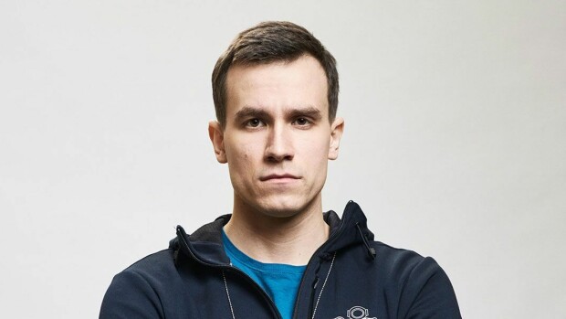 Onni Parviaisesta tehtiin Hautalehto-sarjassa sukeltaja päivän pikakurssilla: 'Vesi on vieras elementti minulle' Hautalehto_Kylma_syli_Onni_Parviainen_CMORE_e8e5d58b76.jpg