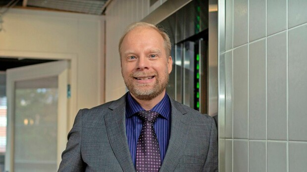 Ville Myllyrinne viihtyy altavastaajien rooleissa: ”Eivät minulla resurssit riittäisi sankarirooleja tekemään” Sipoon_herttua_Ville_Myllyrinne_P_Ae_Ae_17765741b3.jpg