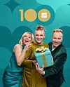 Sonja Kailassaari, Jenni Poikelus ja Mikko Kekäläinen poseeraavat yhdessä.