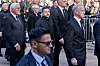 Volodymyr Zelenskyi mukana hautajaissaattueessa.