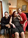 Tomi Markkola ja Heidi Kyrö (oik.) kävivät moikkaamassa kovia kokenutta Saija Varjusta.