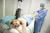 Seiska oli Elena Vikströmin mukana vuonna 2020 Plastic Surgery Centerissä, kun Johan Svedjeholm laittoi täytteitä tämän takapuoleen.