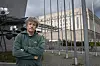 Teemu Keskisarja tunnetaan ihmisenä, joka ei vaikuta välittävän juurikaan siitä, mitä muut hänestä ajattelevat.