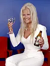 Linda Lampenius herätteli siiderihuumaa 1997.