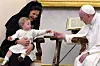 Vuonna 2015 Paavi Franciscus tapasi Ruotsin kuningatar Silvian ja prinsessa Madeleinen tyttären prinsessa Leonoren Vatikaanissa.
