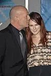 Bruce Willis ja Rumer Willis punaisella matolla syyskuussa 2009.