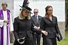 Kuningatar Mette-Marit ja kruununprinsessa Ingrid Alexandra prinsessa Astridin hautajaisissa syyskuussa.