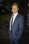 Kärsämäen mies pitää rapujuhlista.