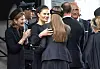 Kruununprinsessa Victoria luotti yksinkertaiseen mustaan pantaan prinsessa Astridin hautajaisissa.