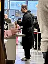 Seiskan lukijalle ei selvinnyt, mistä Waltteri väänsi ja käänsi. Baritoni saattoi kuulemma hakea jälkkäriä.