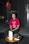 Jyrki Hämäläinen eli julkkisten ja tähtien sävyttämän elämän. Kuva vuodelta 2003.