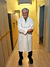 Jukka on nenä- ja kurkkutautien erikoislääkäri. Hän on myös ylipainelääketieteen erikoismies.