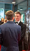 Antti Holma nähtiin myös 7. lokakuuta Lapin sota -elokuvan kutsuvierasnäytöksessä, jonne hän saapui ystävänsä, elokuvatuottaja Sirkka Rautiaisen, kutsumana.