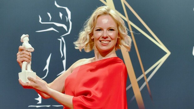 Alma Pöysti naispääosan Jussista: Kiitin isovanhempiani, he olivat Tove Janssonin hyviä ystäviä alma_poeysti_jussi_gaala_2021_PK_cc18a8313a.jpg