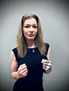 Päihteistä irtipäässyt Claudia Saarinen kohtaa miehen.
