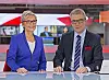 Kaksi uutisankkurilegendaa: Pirjo Nuotio ja Keijo Leppänen MTV Uutisissa vuonna 2014.