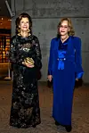 Kuvassa Silvian rinnalla Brasilian Ruotsin-suurlähettiläs Maria Edileuza Fontenele Reis.