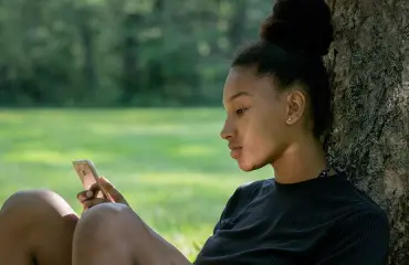 Elokuvaesittely: Nuoret kipuilevat rippileirillä