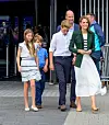 Prinsessa Catherine, prinssi Louis, prinssi George yhdessä vanhempiensa Williamin ja Catherinen kanssa kesällä.