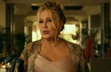 The White Lotus -tähti Jennifer Coolidge Katsolle: Menetin äitini liian nuorena