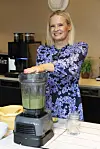 Riikka esitteli kokkaustaitojaan Seiskalle kesällä.