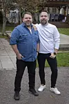 Ystävykset Tökä ja Jussi tulevat pomminvarmasti voittamaan yleisön sympatiat ohjelmassa puolelleen.