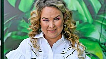 No nyt! Tinni Wikström vietti iltaa Jare Brandin ja Johannes Brotheruksen kanssa, kuva
