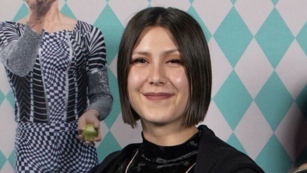 Merja Larivaaran ja Kari-Pekka Toivosen tytär Meeri, 28, haki 8 kertaa Teatterikorkeaan: lataa nyt painavan puheenvuoron Meeri Toivonen.
