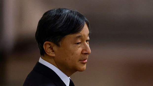 Japanin hovissa syöpäepäily - 'Keisari Naruhiton veriarvot huolestuttavat' Japanin keisari Naruhito