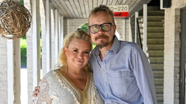 Aina kalleinta mättöä! Veijo Lalli kyllästyi Johanna Tukiaisen holtittomaan tuhlaukseen Johanna Tukiainen ja Veijo Lalli
