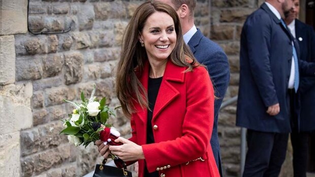Surupuku pois! Prinsessa Catherine kopioi prinsessa Dianan värikkään tyylin - vertaa itse prinsessa catherine