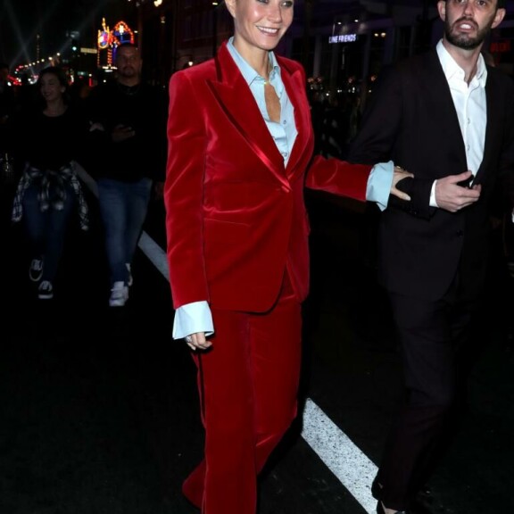 Gwyneth edusti vuonna 2021 Hollywoodin Chinese Theatressa järjestetyssä Gucci Love Parade Show'ssa. Gwyneth Paltrow