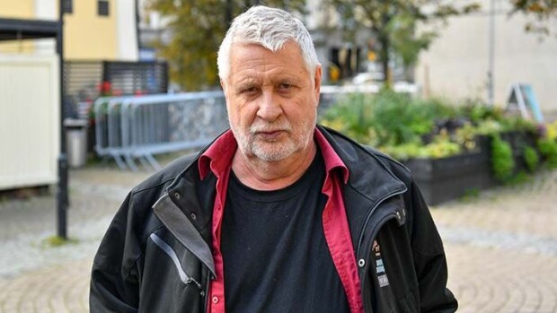 Kirja: Kari Väänänen sai marihuanasta paniikkikohtauksen - vihjaa dopingista: 'Epäilen, että minulle syötettiin salaa hormoneja' Kari Väänänen