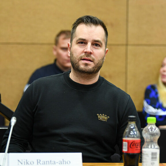 Niko väänsi naaman peruslukemille. niko ranta-aho
