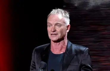 Tuijotti paparazzia! Sting shoppaili suomalaisessa kohukaupassa – kuvat 