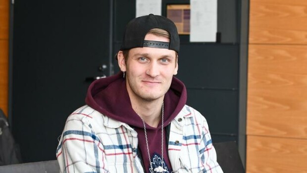 Rajut huumesyytteet saanut tosi-tv-tähti Kasper Konttila vakuuttaa olevansa kuivilla: Toivottavasti vältän vankilan Kasper Konttila