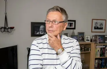 Laulaja Keijo Minerva rankoista syöpähoidoistaan: Olin halvaantumisvaarassa 