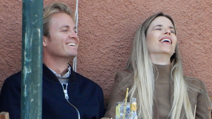 Yhdessä lähes 20 vuotta! Nico Rosberg ja Vivian-rakas viettivät romanttista treffipäivää - lemmekkäät paparazzikuvat Nico ja Vivian