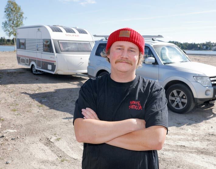 Krisu sai keväällä radioalan opintonsa päätökseen Laajasalon opistossa ja on nyt avoin uusille projekteille. Krisu sai keväällä radioalan opintonsa päätökseen Laajasalon opistossa ja on nyt avoin uusille projekteille.