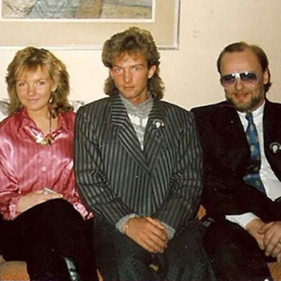 Waldon (toinen oikealta) isä Heikki 'Hessu Reijonen (oik.) toi Suomeen maailmantähtiä. Yksi heistä oli David Hasselhoff (vas.). Kuva otettu tammikuussa 1987. Waldo, Hessu ja Hasselhoff