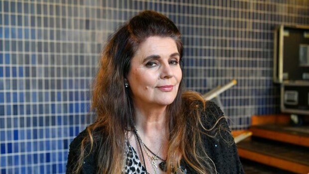 Riitta Väisänen haastoi pankin oikeuteen – televisiosuosikki riutuu velkavankeudessa Riitta Väisänen