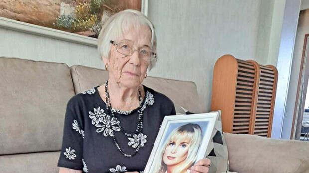 Anja Aavikon kuolinilmoitus julkaistiin Helsingin Sanomissa – herkkä teksti: ”Oli avoinna ovi jo taivaan, jossa rakkaat odottaa” Anja Aavikko