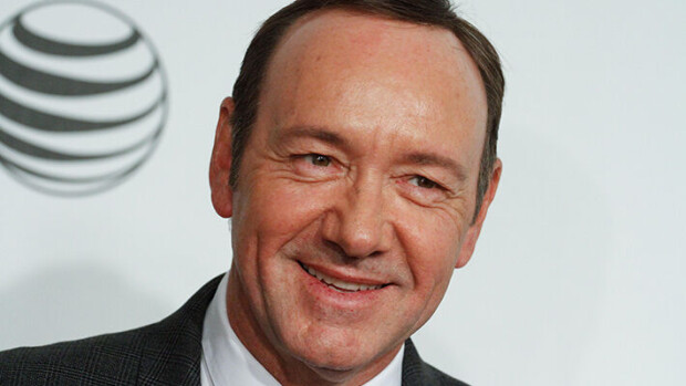 Muistatko ahdistelukohussa ryvettyneen Kevin Spaceyn? Tuoreet kuvat paljastavat täysin muuttuneen olemuksen Kevin Spacey
