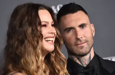 Laulaja Adam Levine keskellä pettämisskandaalia - tästä on kyse