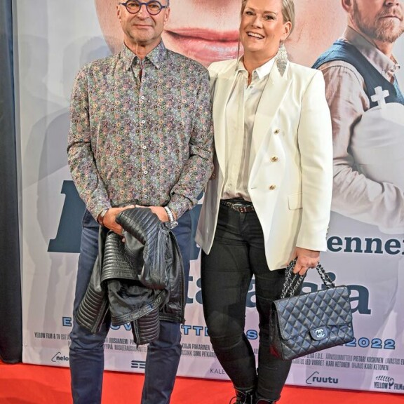 Yhteiskuva! Heidi Sohlberg esitteli rakkaansa – ex-missi joutui vaikenemaan yhdestä asiasta Jarkka ja Heidi