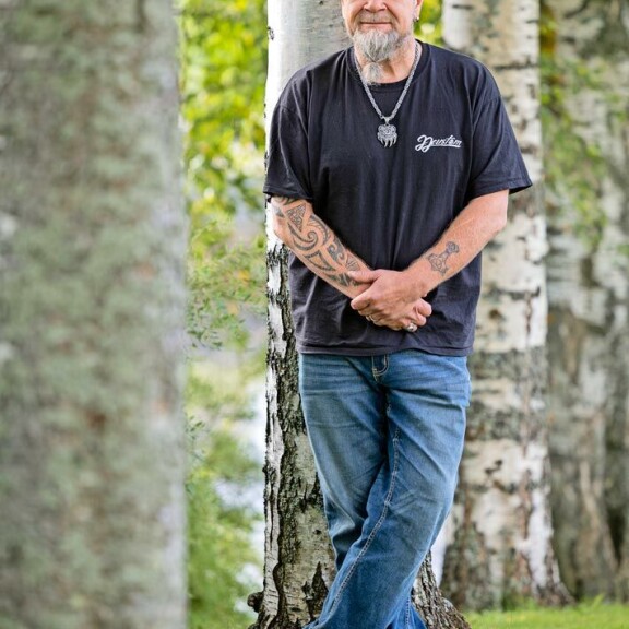 Tältä elämäntaparemontin tehnyt laulaja näyttää nyt. Bablon tunnetuimpia hittejä ovat Taivas sinivalkoinen ja televisiomainoksestakin tuttu Reissumies.