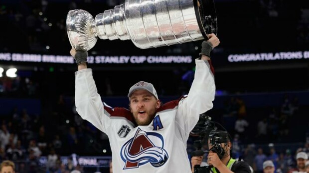 Hulppea kaupunkiasunto ja komea kesäparatiisi – NHL-tähti Mikko Rantanen on 52 miljoonan euron mies Mikko Rantanen