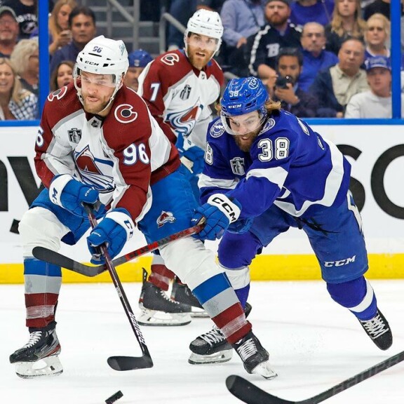 Nousiaisista kotoisin olevan Mikon vuosipalkka pyörii 10 miljoonassa eurossa. Nousiaisista kotoisin olevan Mikon vuosipalkka pyörii 10 miljoonassa eurossa.