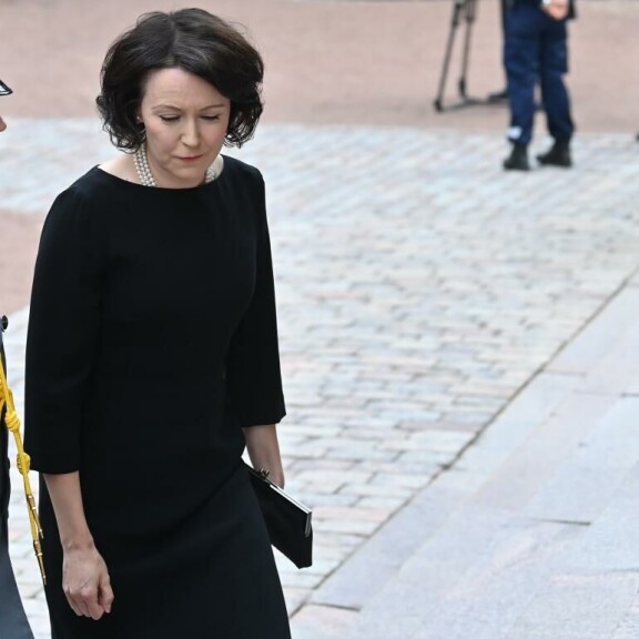 Jenni Haukio asteli Johanneksenkirkkoon vakavin mielin. Jenni Haukio