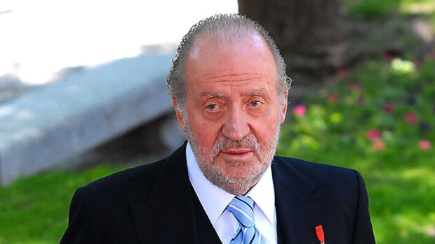 Kiusallinen kohtaaminen Elisabetin hautajaisissa! Espanjan ex-hallitsijapari Juan Carlos ja Sofia edusti yhdessä - emerituskuningas ei kyennyt kävelemään omin voimin Espanjan emerituskuningas Juan Carlos